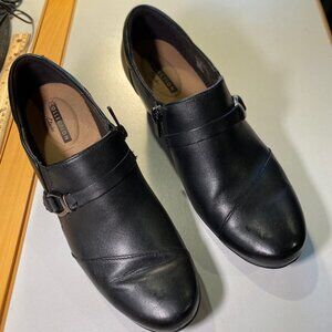 Clarks - Size 10 M - Womens Black Leather Zip Up Loafers  22545